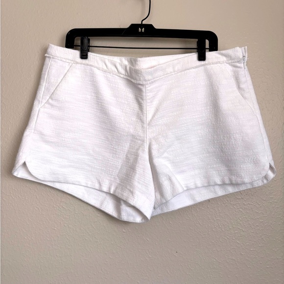 Lilly Pulitzer Pants - Lilly Pulitzer Tweed White Shorts 14